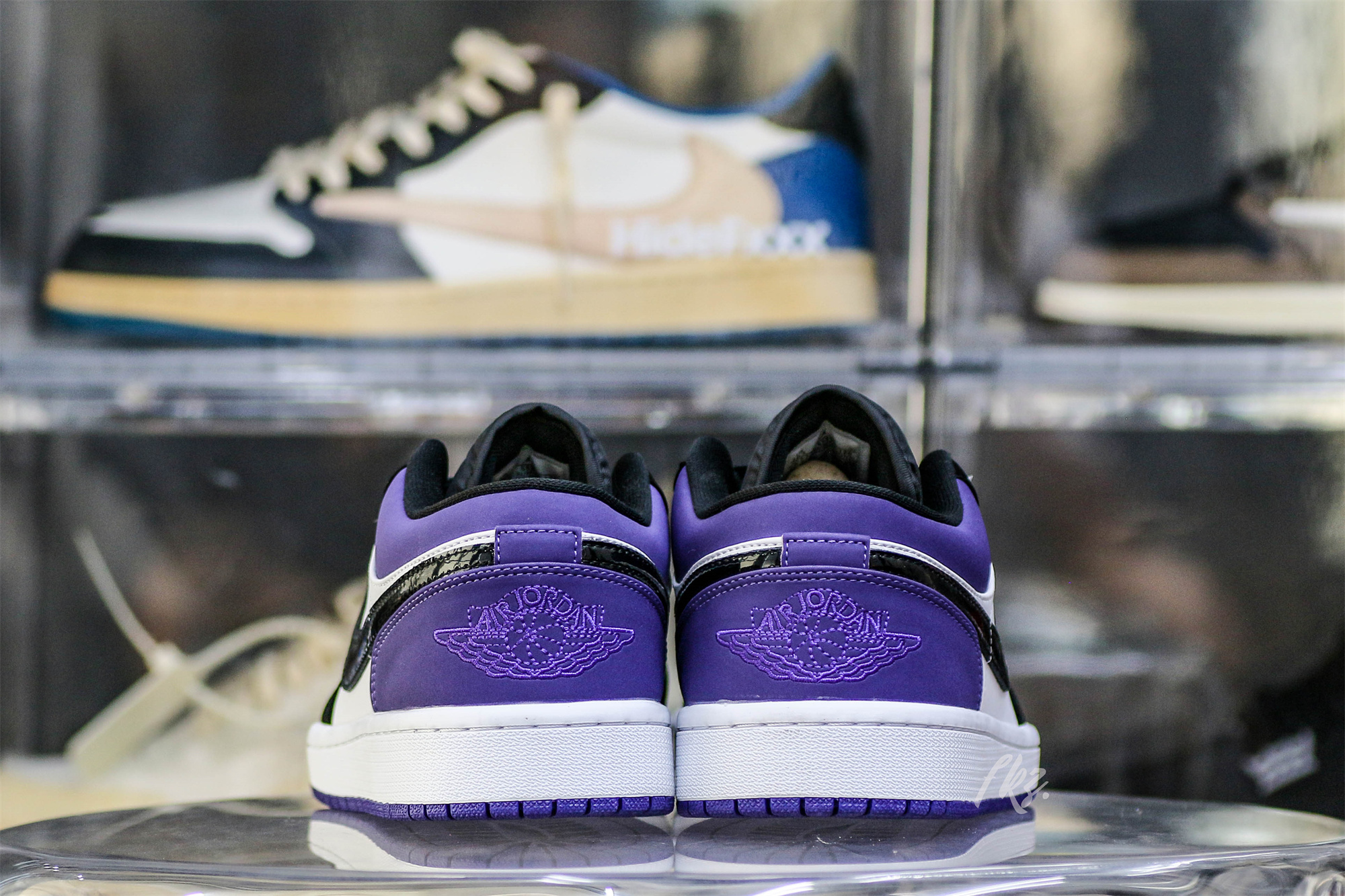 Jordan 1 Low Court Purple