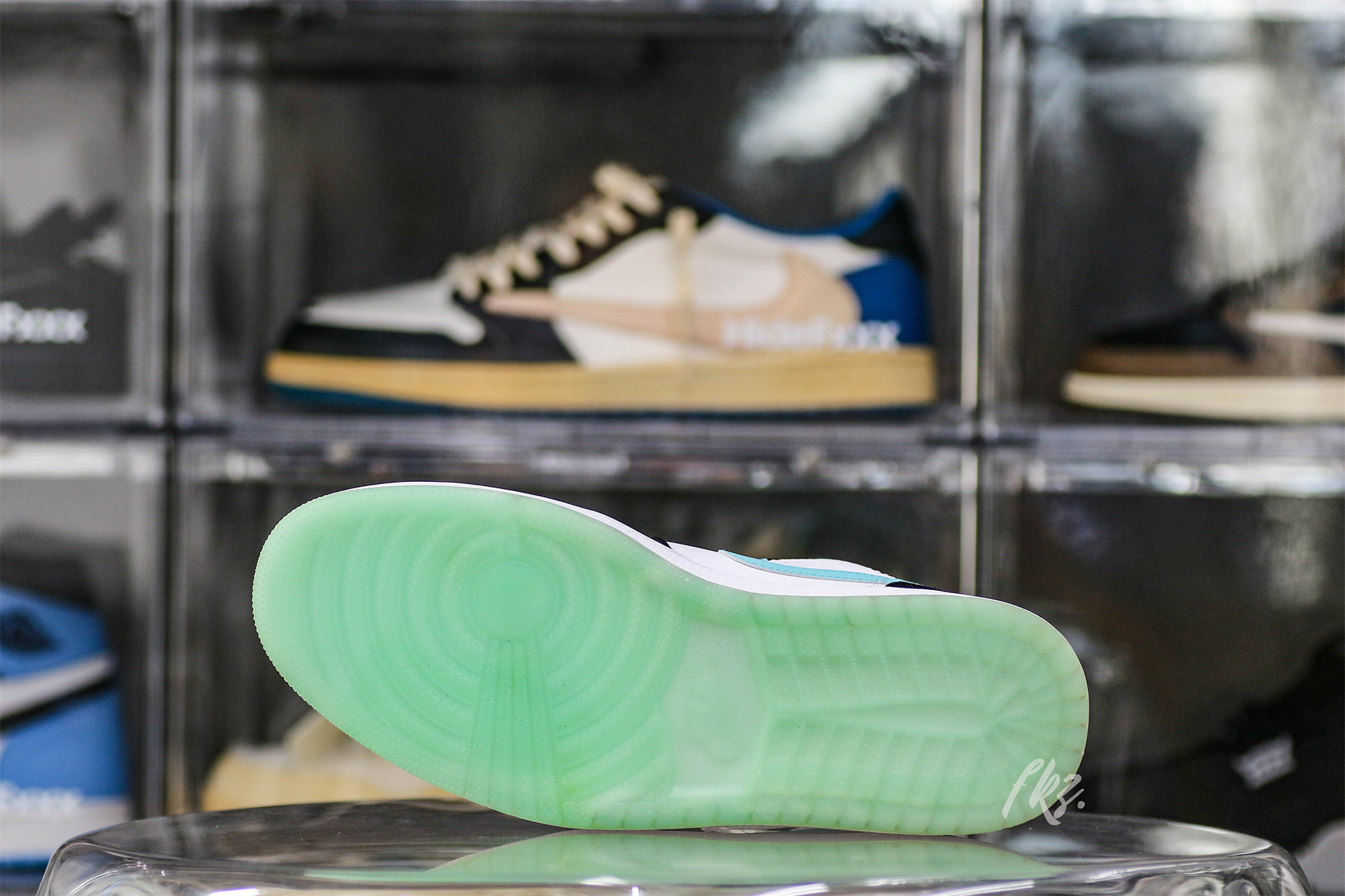 Jordan 1 Low Island Green