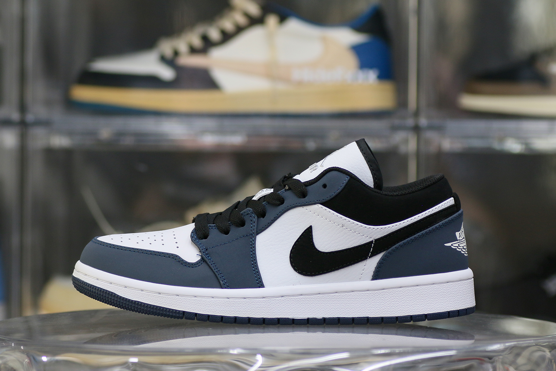 Jordan 1 Low Retro Navy