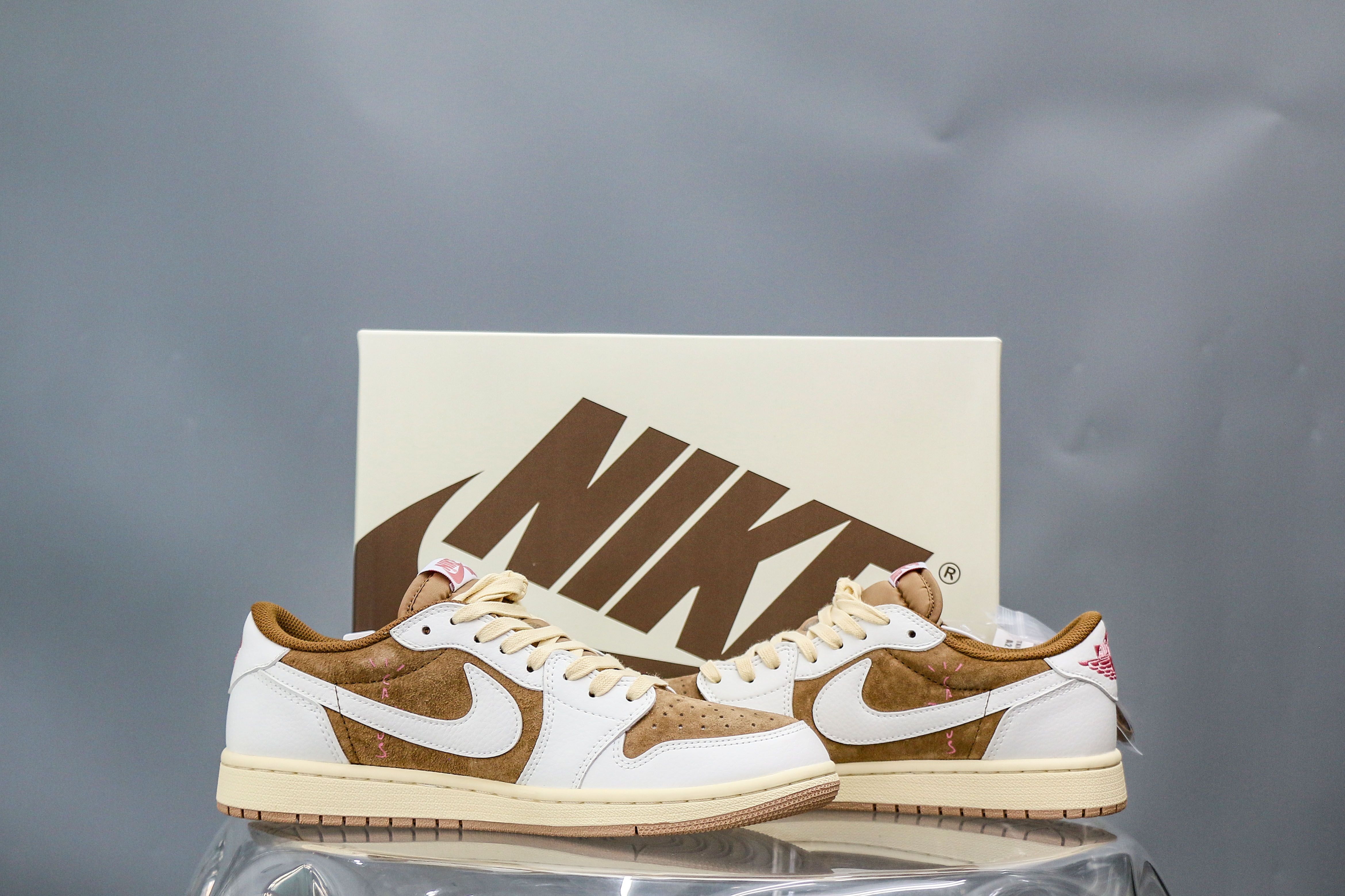 Travis Scott X Air Jordan 1 Low OG Sail / Muslin（A2 Batch)