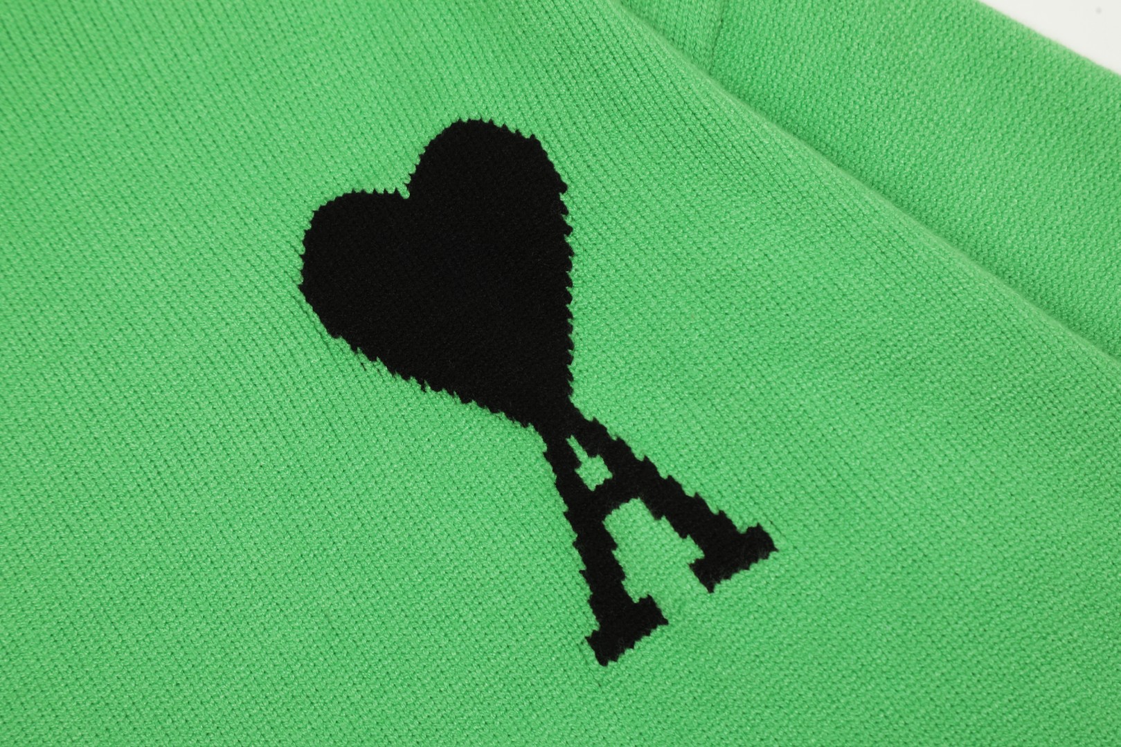 Am1 2024SS classic green jacquard big heart turtleneck sweater
