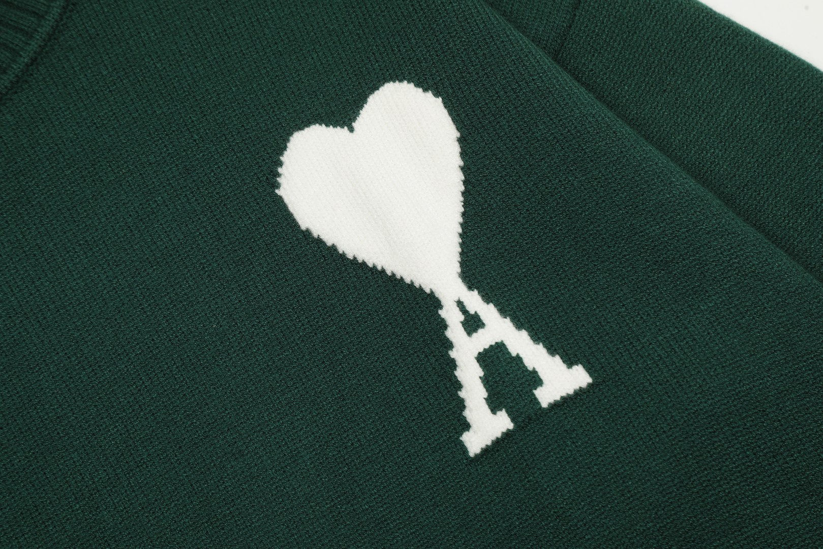 Am1 2024SS classic green jacquard big heart turtleneck sweater