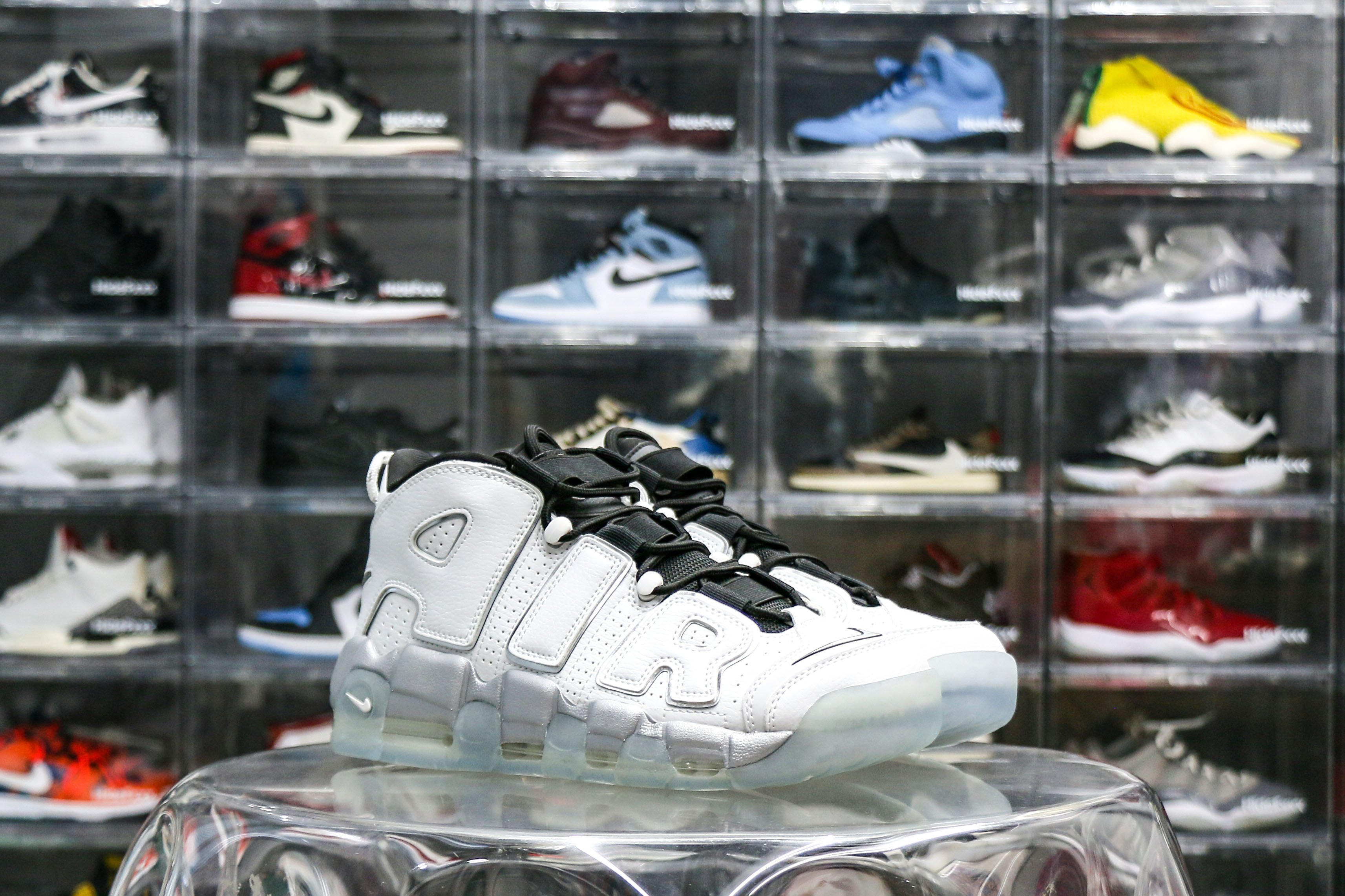 Nike Air More Uptempo SE White Chrome