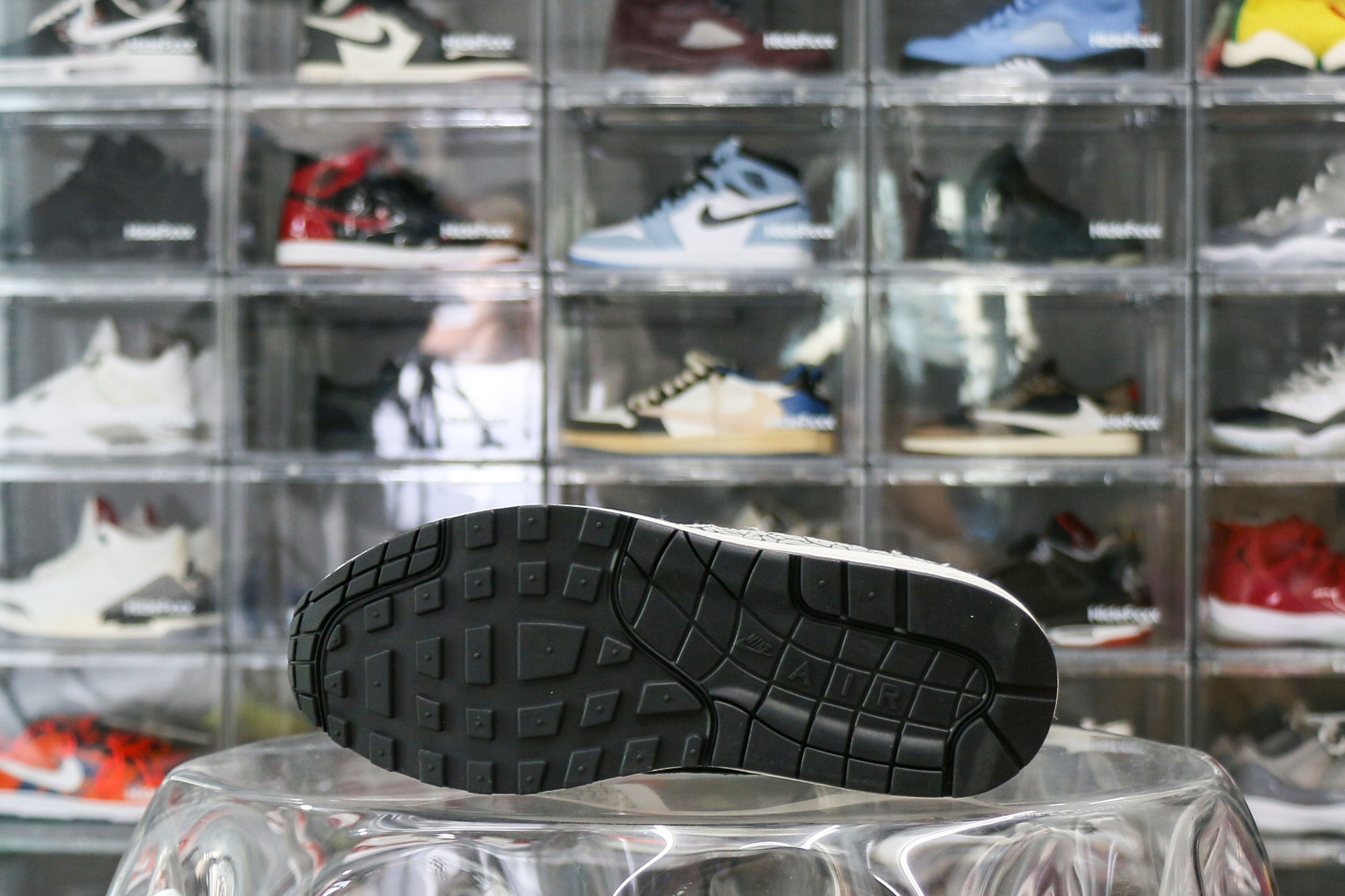 Nike Air Max 1 atmos Elephant (2017)