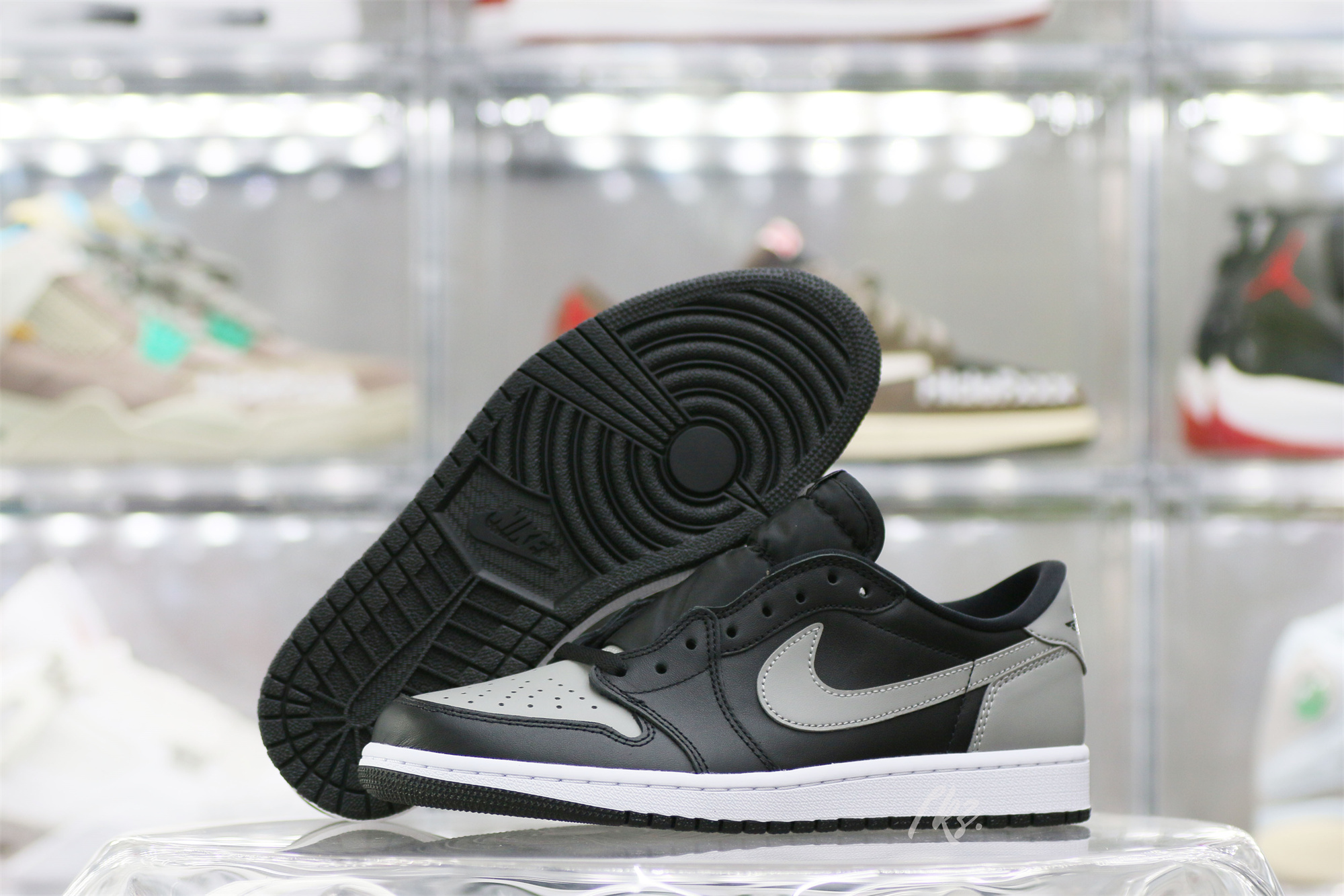 Jordan 1 Retro Low Shadow 2015
