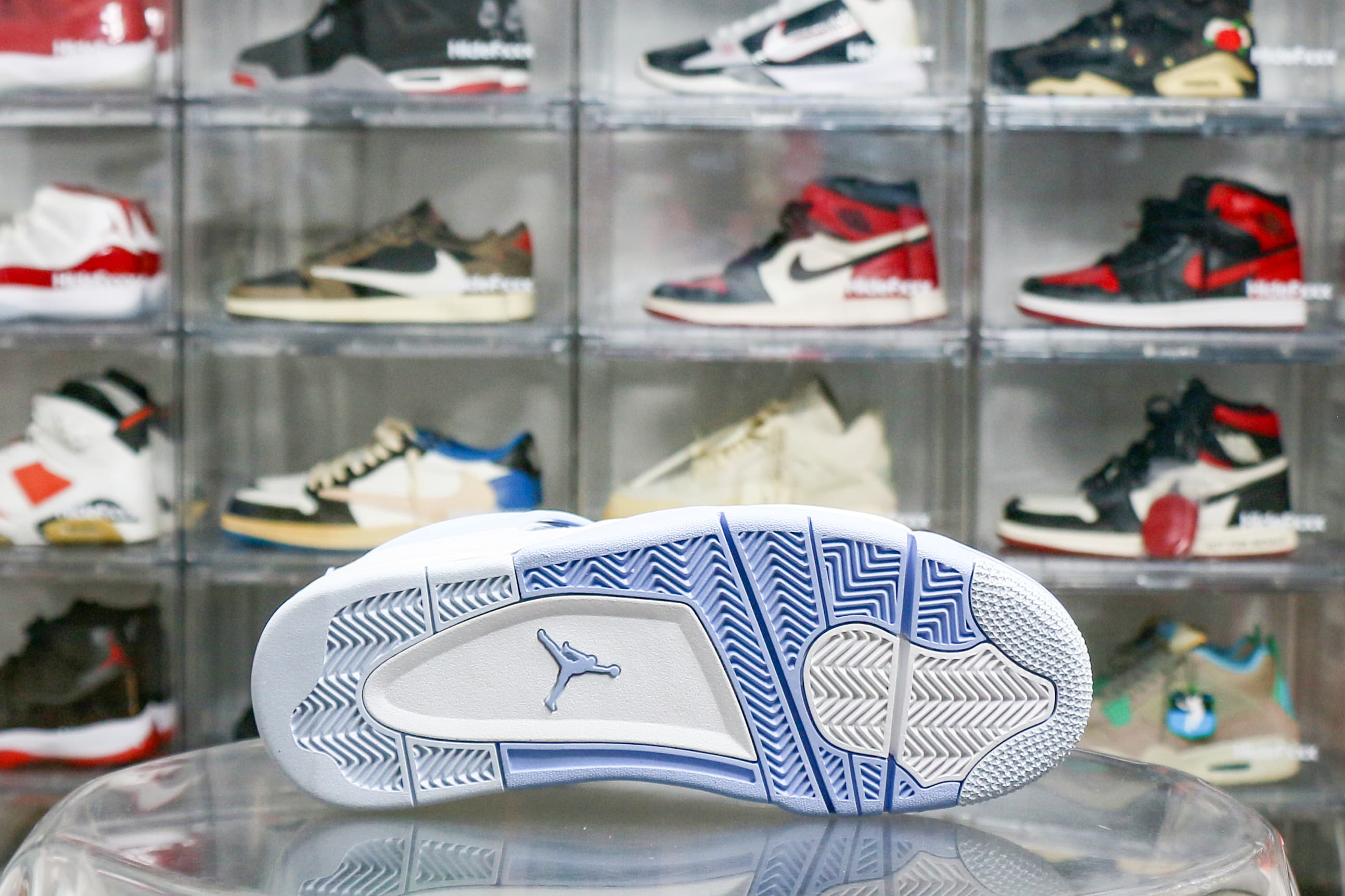 Air Jordan 4 “Forget Me Not / Aluminum”