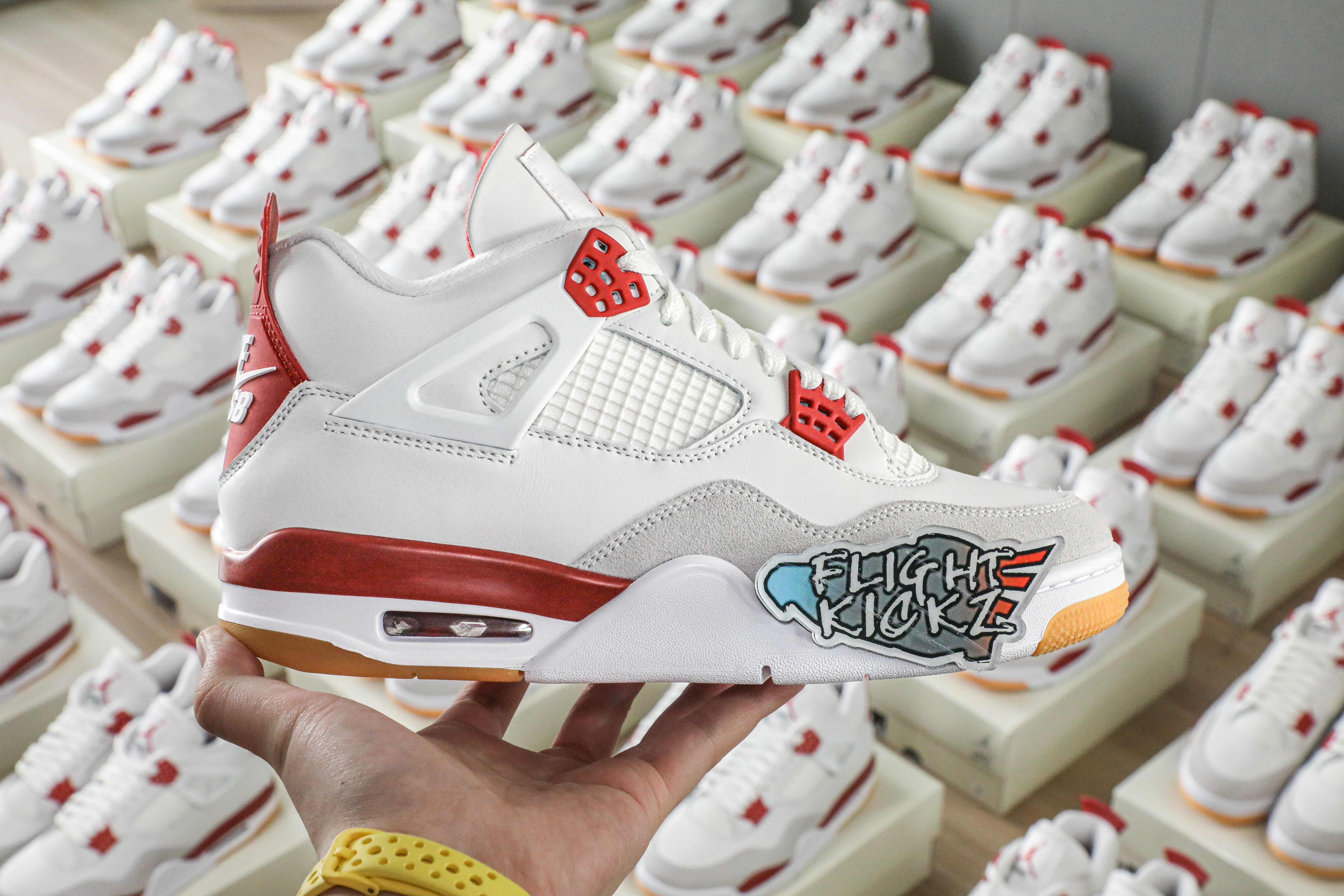 Nike SB x Air Jordan 4 Varsity Red is a Family & Friends (LN5 A1 Batch)