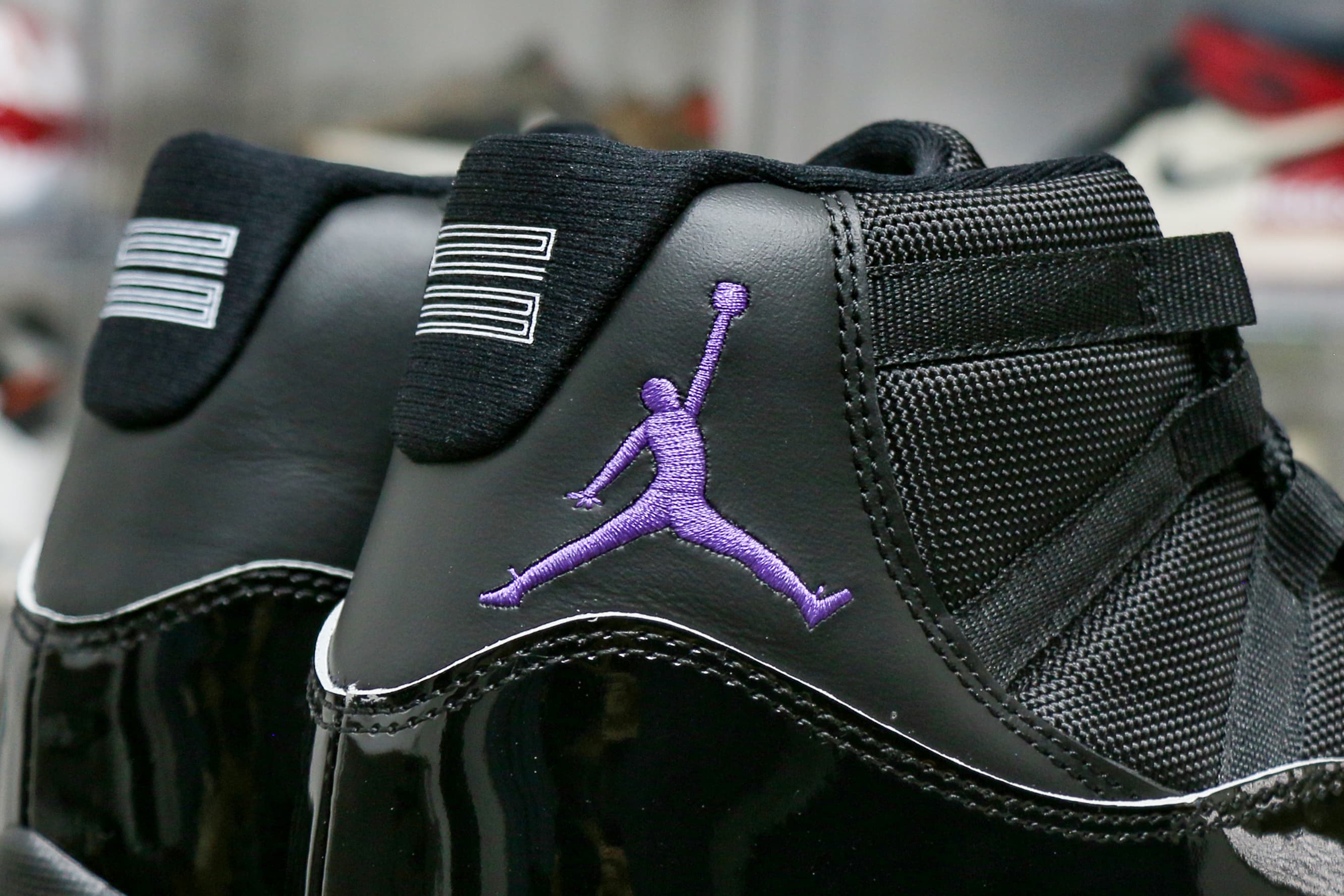 Air Jordan 11 Retro “Black Barely Volt” 2025