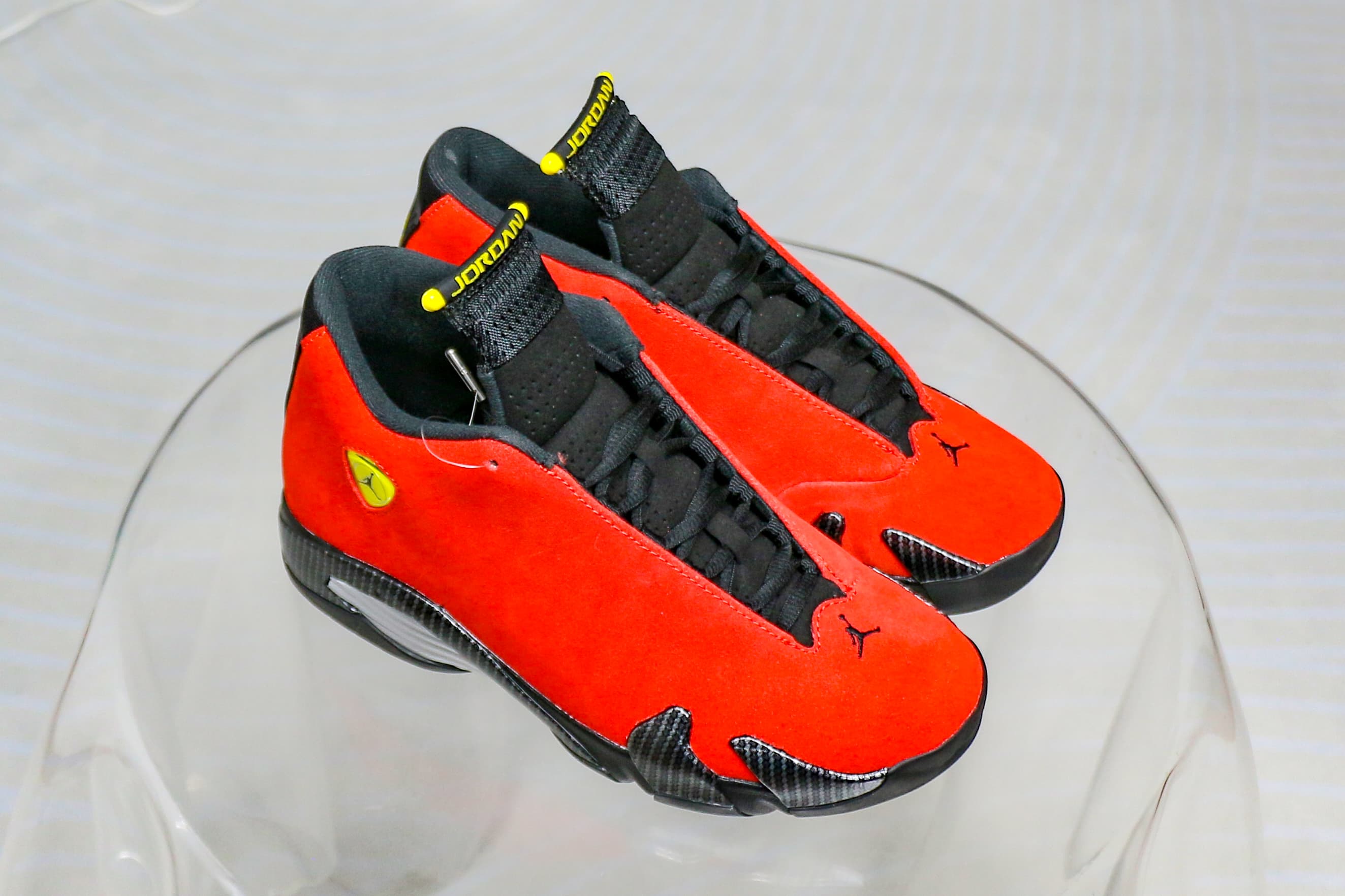 Air Jordan 14 Retro Ferrari 2025 (Ln5 A1)