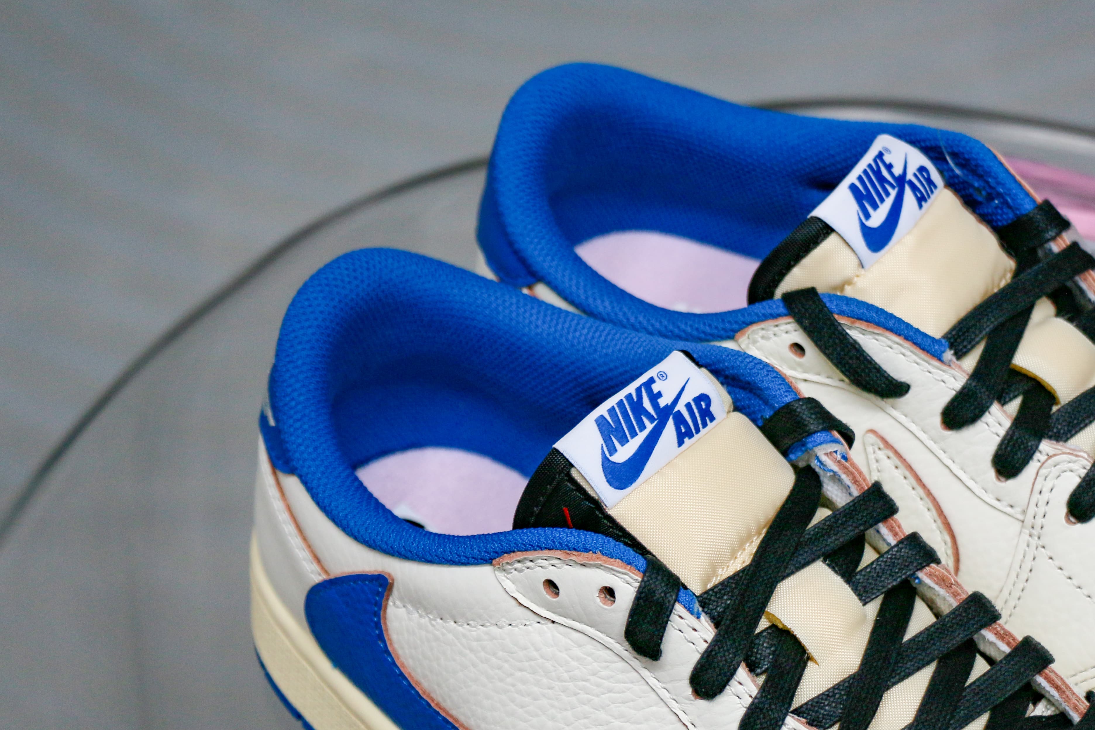 Travis Scott x Fragment x Air Jordan 1 Low OG (Ln5 A1)