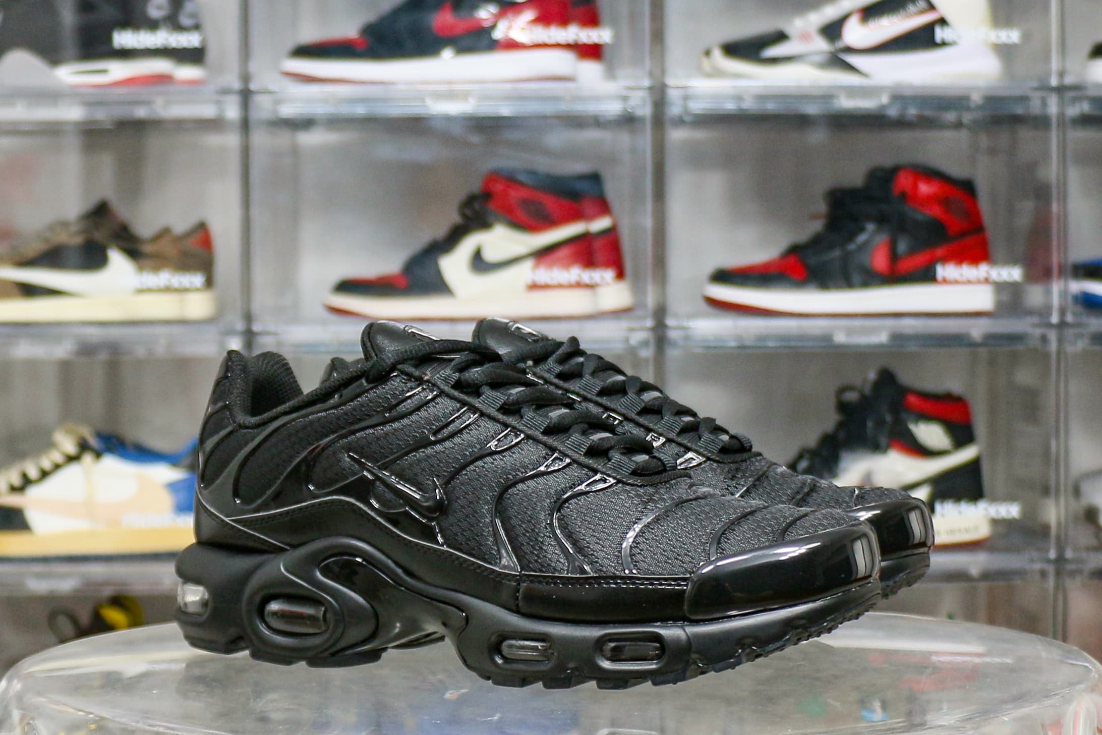 Nike Air Max Plus Triple Black