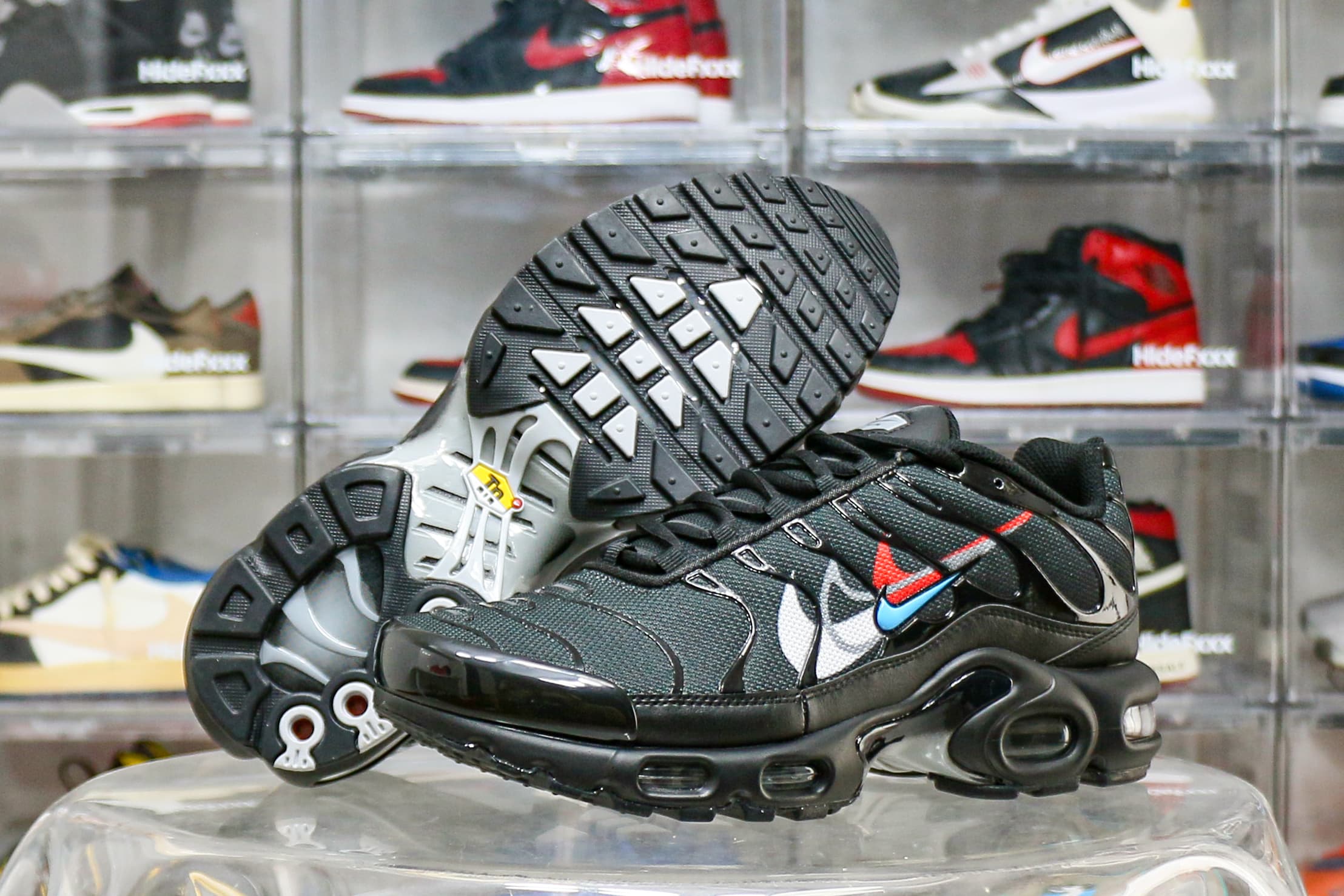 Nike Air Max Plus Multi Swoosh Black Crimson